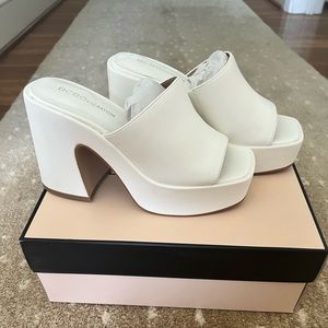 Swoop platform sandal - bcbgeneration!